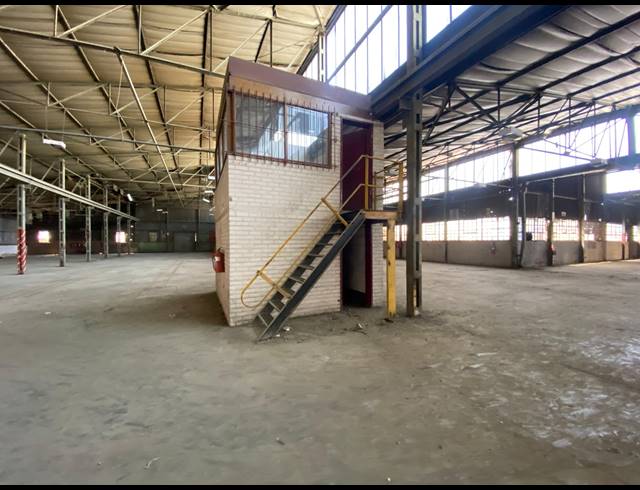 13,000M² WAREHOUSE FOR SALE IN TECHNIKON
